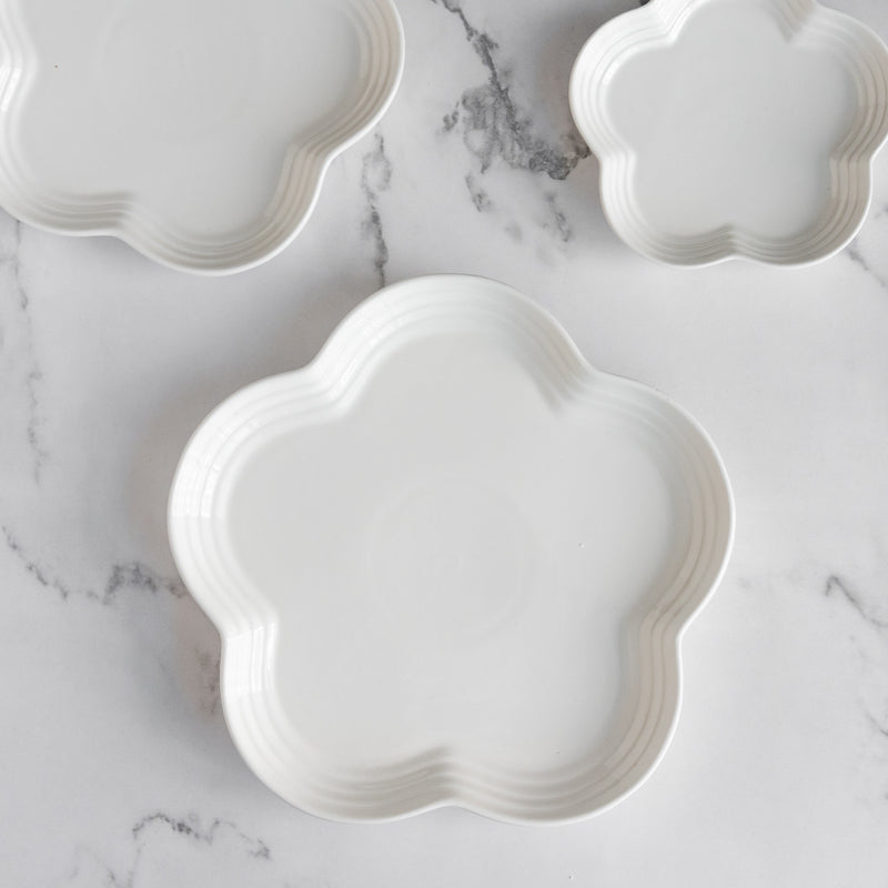 Pretty Flower Shaped Plate